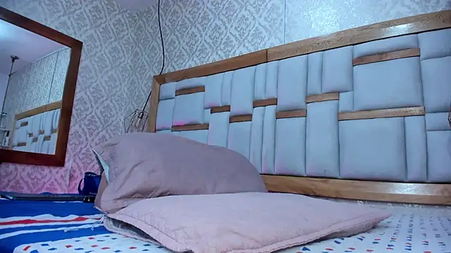 arl chloee online show from 11/15/25, 03:04