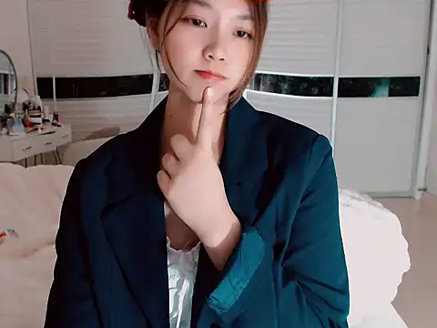 Snapshot of -Lucky_Girl chatting on 12/26/24, 02:48 -Lucky Girl online show from 12/26/24, 02:48