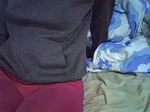 Snapshot of sweet_veee chatting on 03/10/25, 06:49 sweet veee online show from 03/10/25, 06:49