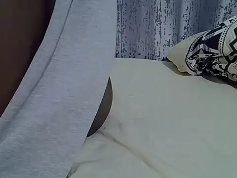 Snapshot of sweet_veee chatting on 09/27/25, 07:35 sweet veee online show from 09/27/25, 07:35