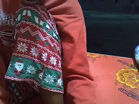 Snapshot of sweet_veee chatting on 11/21/25, 07:23 sweet veee online show from 11/21/25, 07:23