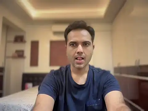 Snapshot of immog727 chatting on 10/19/25, 04:07 immog727 online show from 10/19/25, 04:07