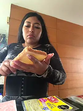 emmyjhonson07 online show from 09/18/25, 02:52