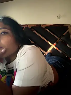 emmyjhonson07 online show from 01/13/26, 09:31