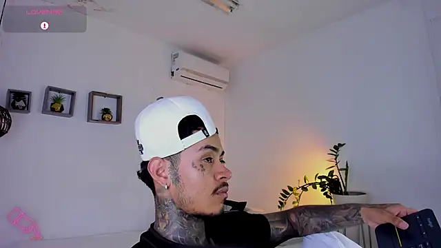 JordanSmiith  online show from 02/12/25, 11:09