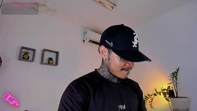 JordanSmiith  online show from 02/21/25, 08:27