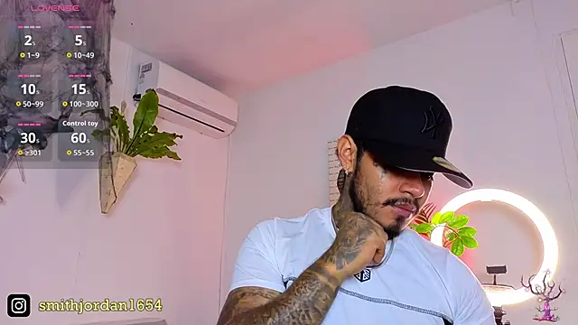 JordanSmiith  online show from 10/28/25, 08:44