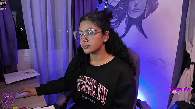 Snapshot of witchviolet chatting on 11/20/25, 10:26 witchviolet online show from 11/20/25, 10:26