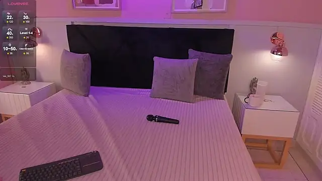 chloe watson  online show from 04/01/26, 08:17