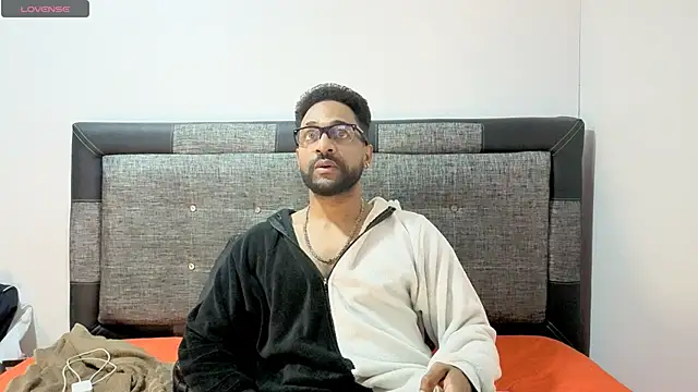 bbcblackhot34 online show from 10/08/25, 04:43