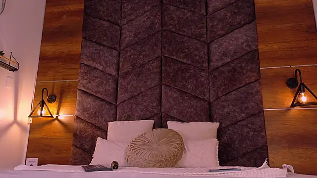 Snapshot of eva_daemon chatting on 10/10/25, 11:31 eva daemon online show from 10/10/25, 11:31