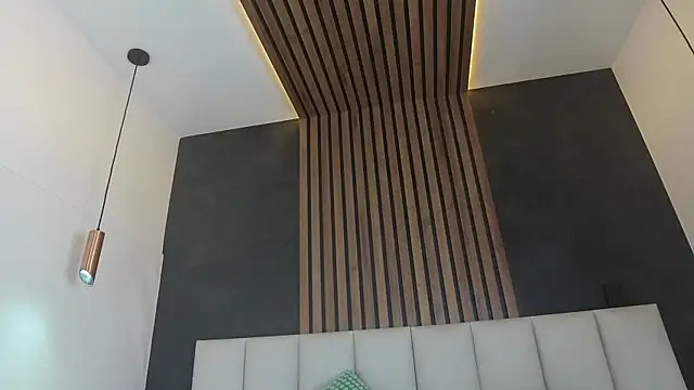 Snapshot of eva_daemon chatting on 10/28/25, 11:25 eva daemon online show from 10/28/25, 11:25