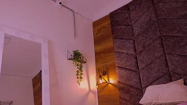 Snapshot of eva_daemon chatting on 11/07/25, 11:49 eva daemon online show from 11/07/25, 11:49