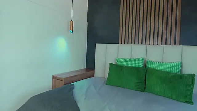 Snapshot of eva_daemon chatting on 01/19/26, 11:47 eva daemon online show from 01/19/26, 11:47