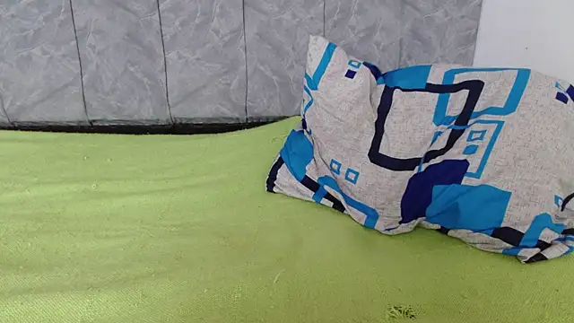 linda 33 online show from 10/15/25, 06:41