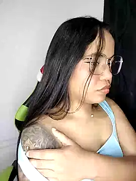 Snapshot of leila_22 chatting on 12/29/24, 12:30 leila 22 online show from 12/29/24, 12:30