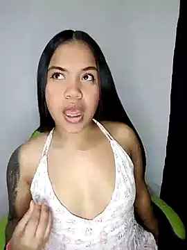 Snapshot of leila_22 chatting on 12/31/24, 12:46 leila 22 online show from 12/31/24, 12:46