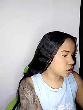 Snapshot of leila_22 chatting on 01/26/25, 12:16 leila 22 online show from 01/26/25, 12:16