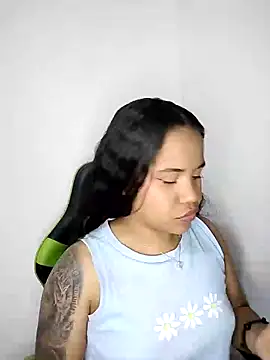 Snapshot of leila_22 chatting on 01/26/25, 09:51 leila 22 online show from 01/26/25, 09:51