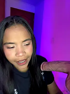 Snapshot of leila_22 chatting on 10/06/25, 07:50 leila 22 online show from 10/06/25, 07:50