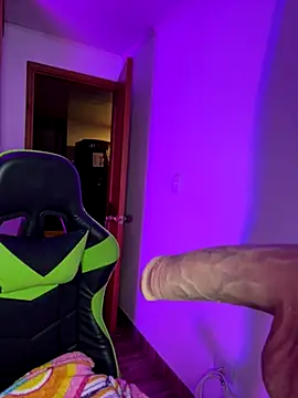 Snapshot of leila_22 chatting on 11/03/25, 07:31 leila 22 online show from 11/03/25, 07:31