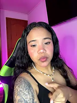 Snapshot of leila_22 chatting on 01/11/26, 07:02 leila 22 online show from 01/11/26, 07:02