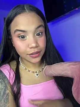 Snapshot of leila_22 chatting on 02/02/26, 07:18 leila 22 online show from 02/02/26, 07:18