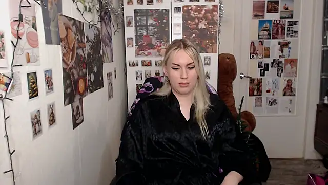 Snapshot of CapriScorpion chatting on 12/14/24, 08:56 CapriScorpion online show from 12/14/24, 08:56