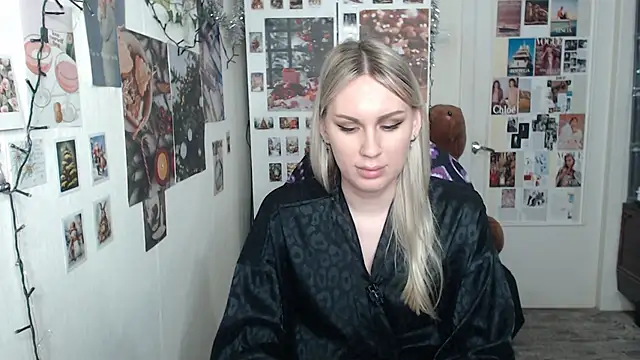 Snapshot of CapriScorpion chatting on 12/18/24, 12:07 CapriScorpion online show from 12/18/24, 12:07