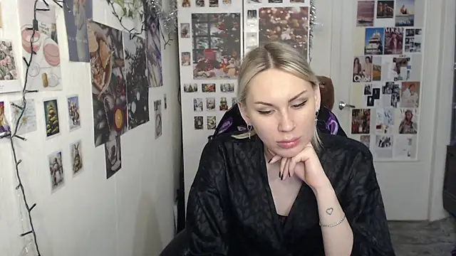 Snapshot of CapriScorpion chatting on 12/22/24, 10:28 CapriScorpion online show from 12/22/24, 10:28