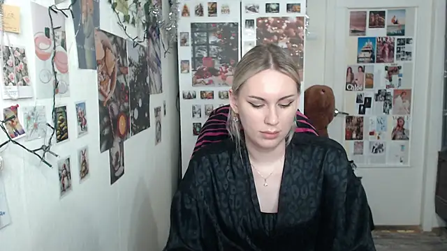 Snapshot of CapriScorpion chatting on 01/05/25, 01:15 CapriScorpion online show from 01/05/25, 01:15