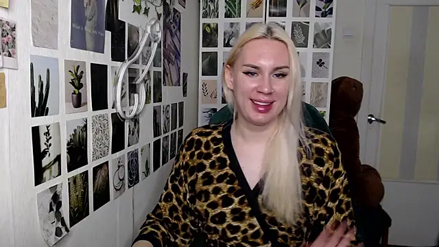 Snapshot of CapriScorpion chatting on 10/26/25, 05:41 CapriScorpion online show from 10/26/25, 05:41