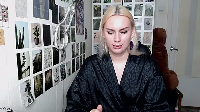 Snapshot of CapriScorpion chatting on 10/31/25, 10:38 CapriScorpion online show from 10/31/25, 10:38