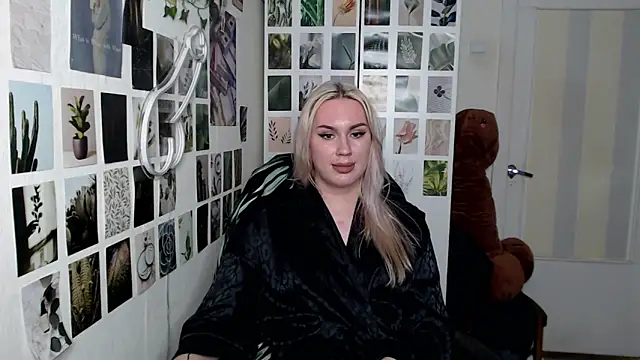 Snapshot of CapriScorpion chatting on 11/02/25, 04:53 CapriScorpion online show from 11/02/25, 04:53