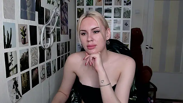 Snapshot of CapriScorpion chatting on 11/05/25, 10:26 CapriScorpion online show from 11/05/25, 10:26