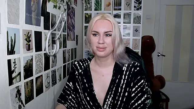 Snapshot of CapriScorpion chatting on 11/07/25, 12:49 CapriScorpion online show from 11/07/25, 12:49