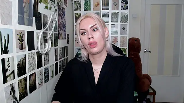 Snapshot of CapriScorpion chatting on 11/14/25, 10:36 CapriScorpion online show from 11/14/25, 10:36