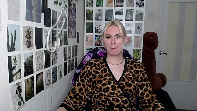 Snapshot of CapriScorpion chatting on 12/03/25, 02:15 CapriScorpion online show from 12/03/25, 02:15