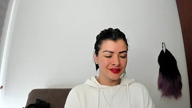 Snapshot of queen_fetish chatting on 12/04/24, 03:43 queen fetish online show from 12/04/24, 03:43