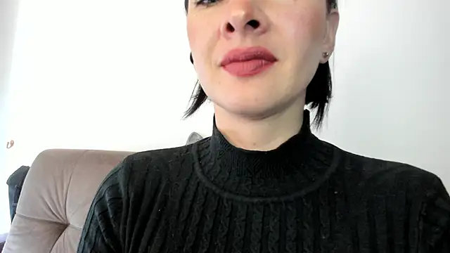 Snapshot of queen_fetish chatting on 01/13/25, 04:51 queen fetish online show from 01/13/25, 04:51