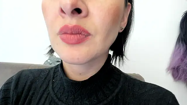 Snapshot of queen_fetish chatting on 01/13/25, 07:53 queen fetish online show from 01/13/25, 07:53