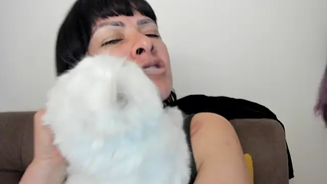 Snapshot of queen_fetish chatting on 01/23/25, 12:14 queen fetish online show from 01/23/25, 12:14