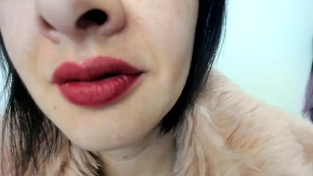 Snapshot of queen_fetish chatting on 01/24/25, 10:11 queen fetish online show from 01/24/25, 10:11