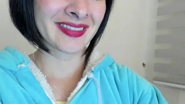 Snapshot of queen_fetish chatting on 01/30/25, 02:27 queen fetish online show from 01/30/25, 02:27