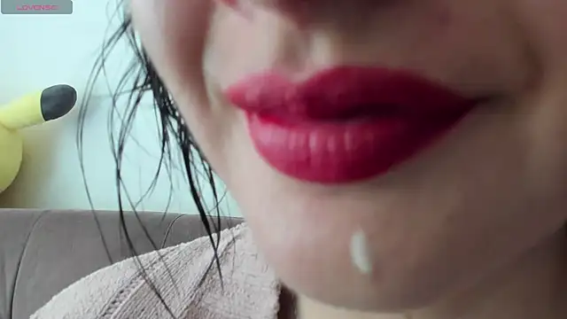 Snapshot of queen_fetish chatting on 03/05/25, 03:29 queen fetish online show from 03/05/25, 03:29