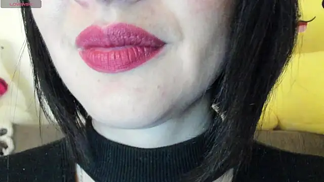 Snapshot of queen_fetish chatting on 03/12/25, 12:10 queen fetish online show from 03/12/25, 12:10