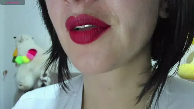 Snapshot of queen_fetish chatting on 03/19/25, 10:33 queen fetish online show from 03/19/25, 10:33