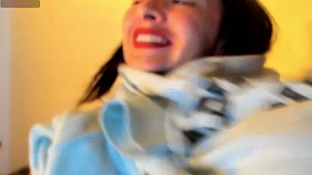 Snapshot of queen_fetish chatting on 10/29/25, 10:33 queen fetish online show from 10/29/25, 10:33