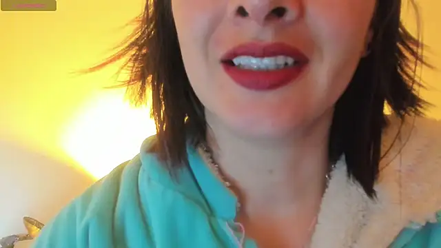 Snapshot of queen_fetish chatting on 11/28/25, 01:25 queen fetish online show from 11/28/25, 01:25