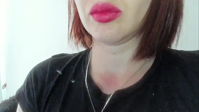 Snapshot of queen_fetish chatting on 02/20/26, 02:28 queen fetish online show from 02/20/26, 02:28